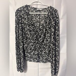 Ricki’s V-Neck Long Sleeve Top